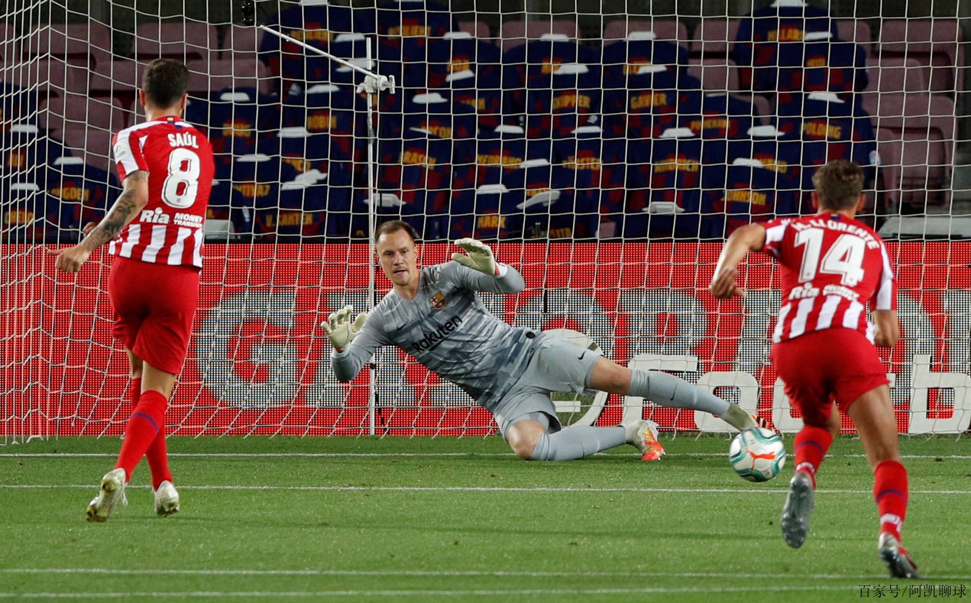 m6米乐在线官网-沙尔克客场大败，遭遇低谷期