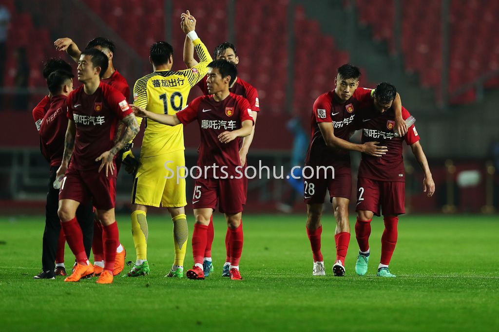 泸州米乐官网-包含河北华夏幸福阵容强大，主场获胜势不可挡的词条