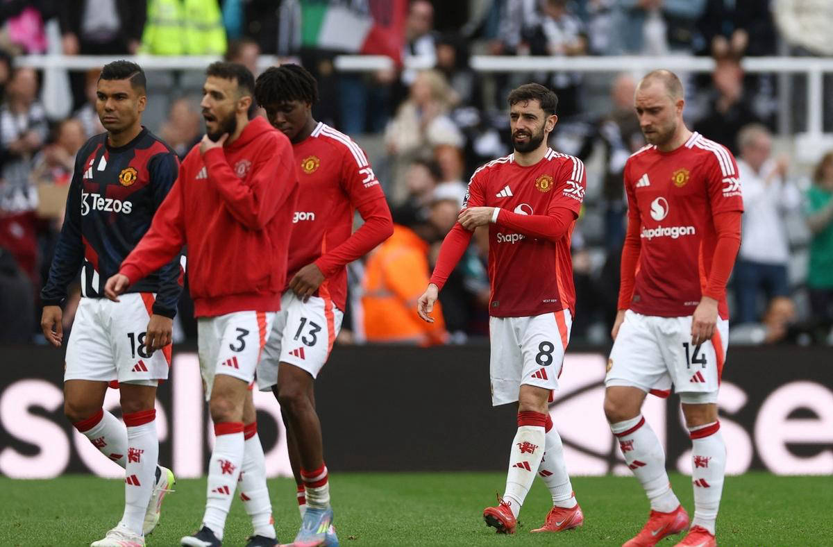 m6米乐在线官网-曼联客场遭遇惨败，战绩遭受打击