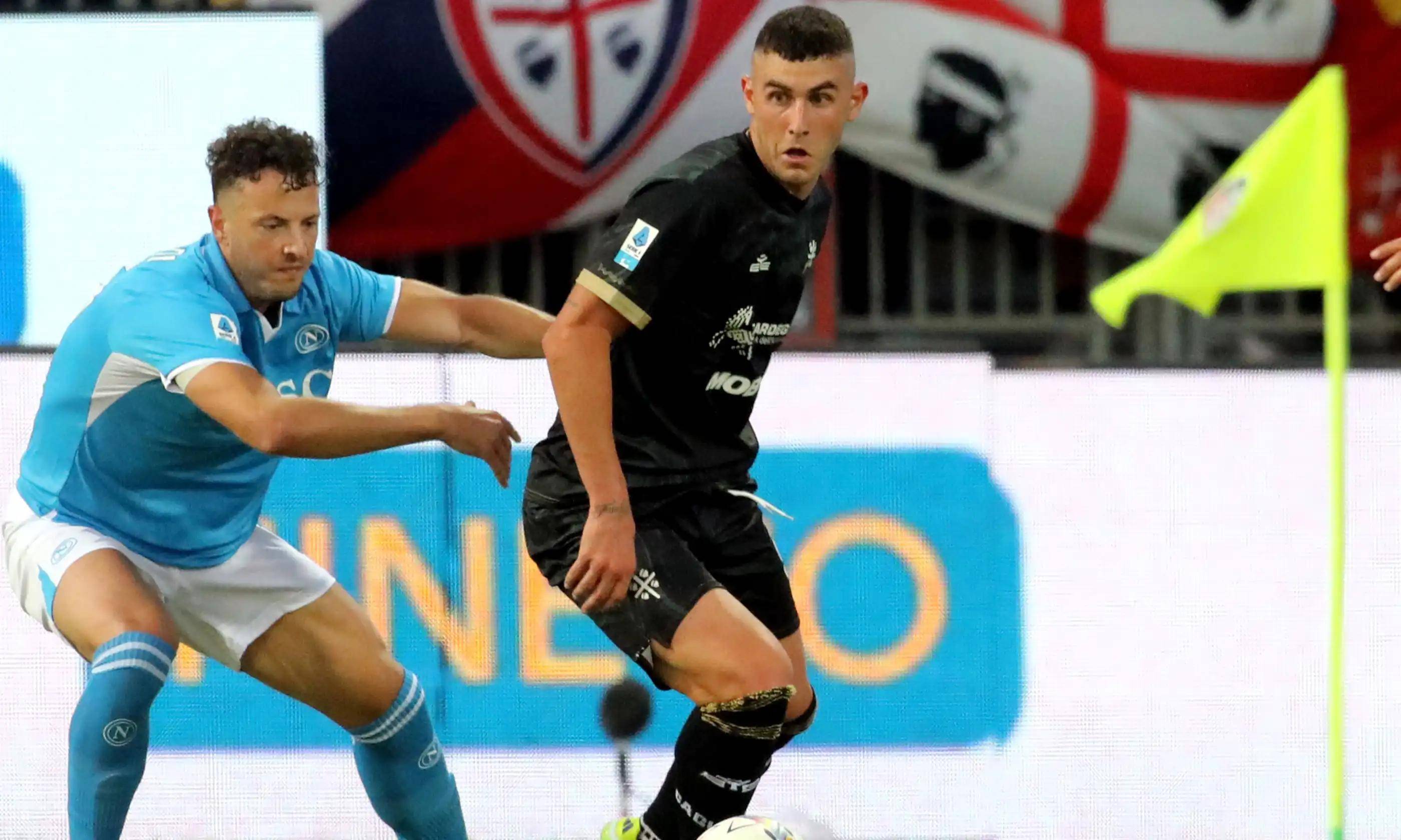 米乐体育官方网站入口-那不勒斯-遭卡利亚里绝杀，榜首宝座岌岌可危