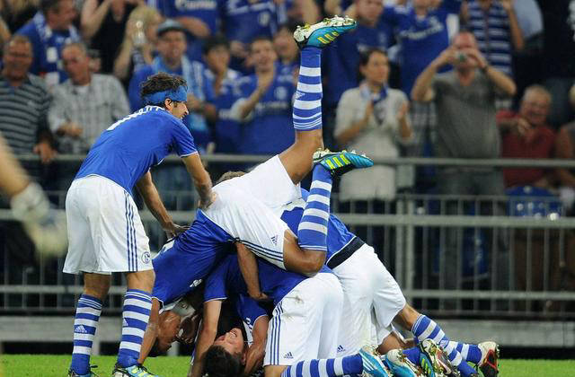 米乐体育网站-沙尔克主场再胜，保持不败战绩